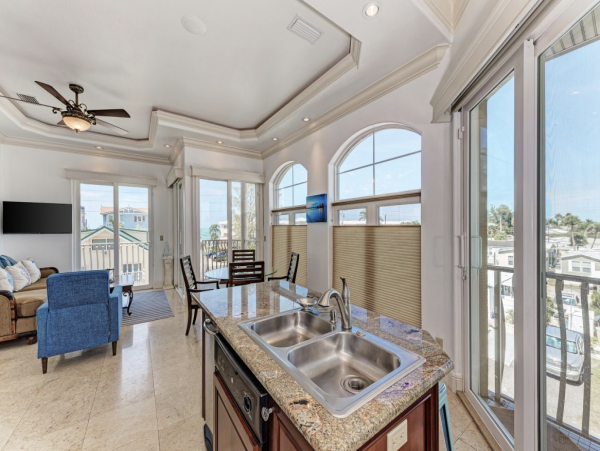Luxury Anna Maria Island Vacation Home Sleeps 8